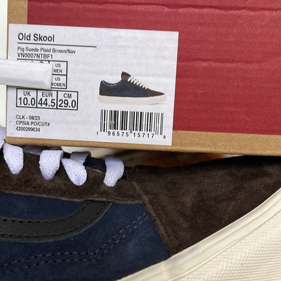 Vans Men’s Old Skool
Pig Suede Plaid Brown Navy
VN0007NTBF1
Sneakers - Picture 16 of 16